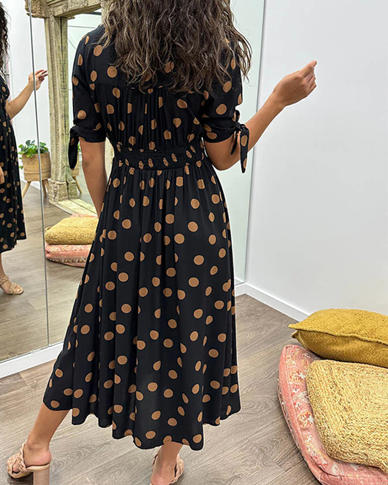 Mina™ | V-Ausschnitt-Kleid mit Punkten