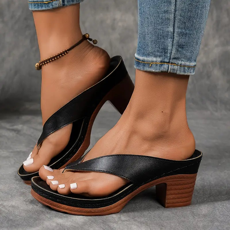 Bequemer Slipper mit Absatz