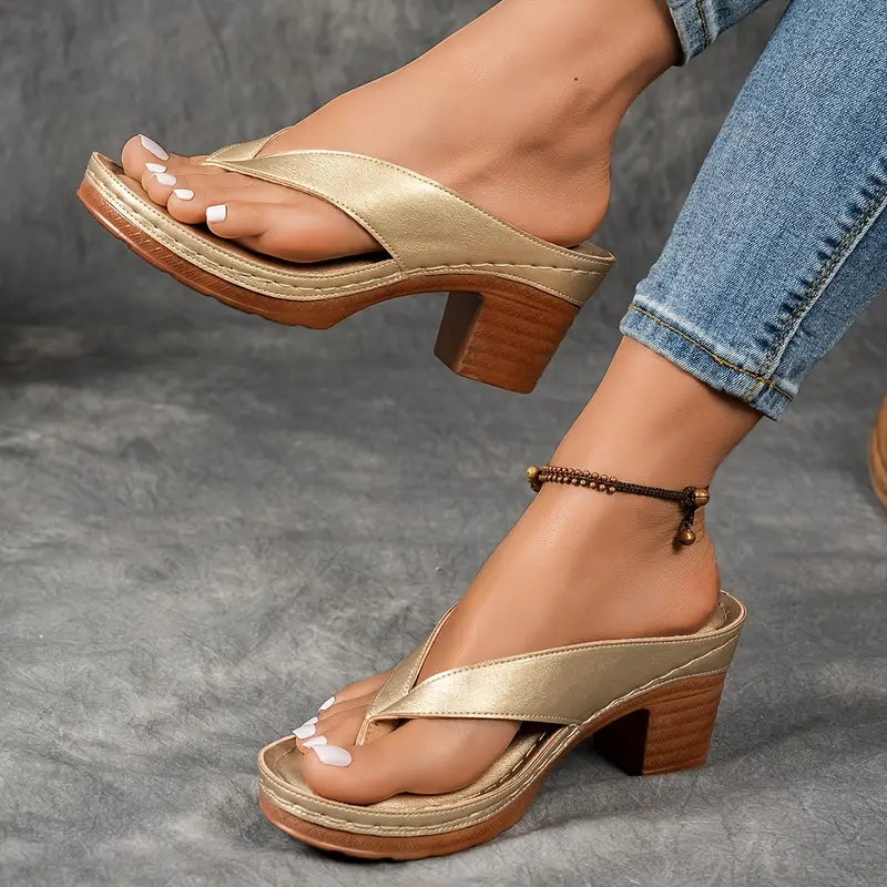 Bequemer Slipper mit Absatz