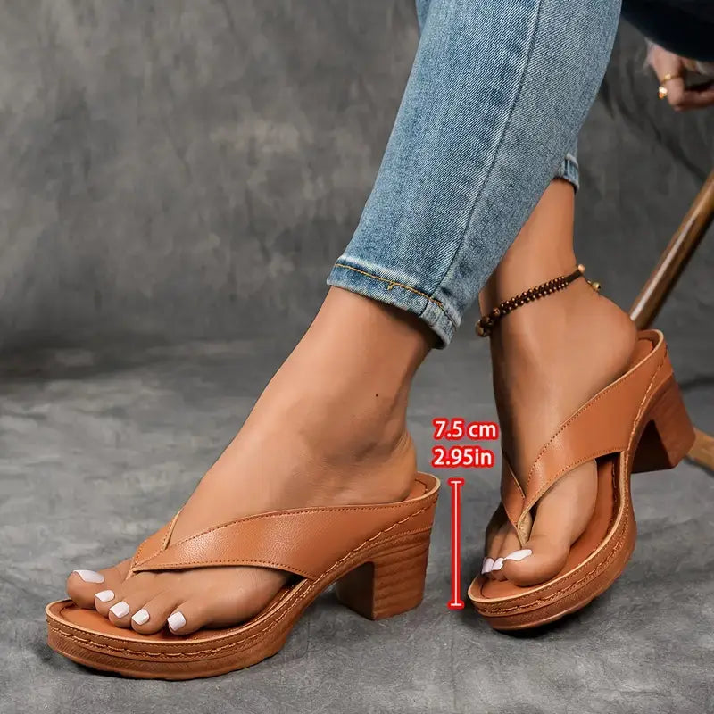 Bequemer Slipper mit Absatz