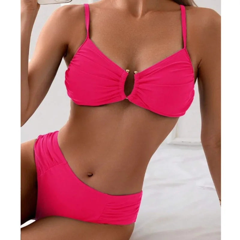 MILENA | Bikini mit dekorativem Cut-Out und elegantem Halt für Sommertage
