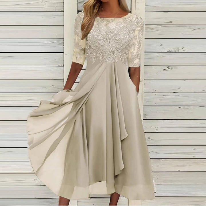 Ellinor | Elegantes Seitenschlitz-Kleid mit flatternder Passform