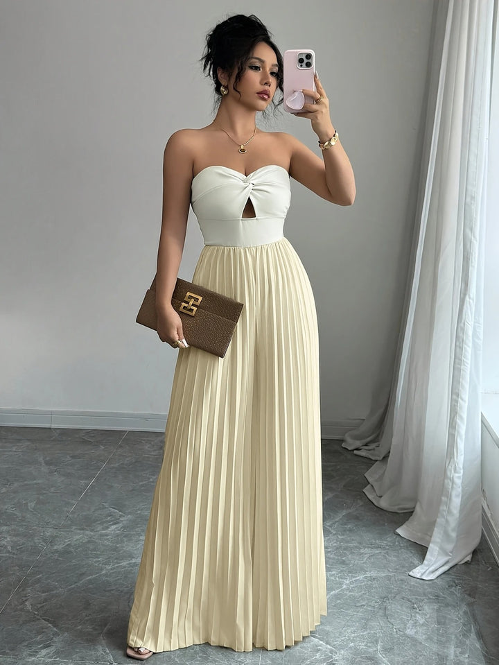 Amelia | Trägerloser Jumpsuit mit Twist-Detail und Faltenhose