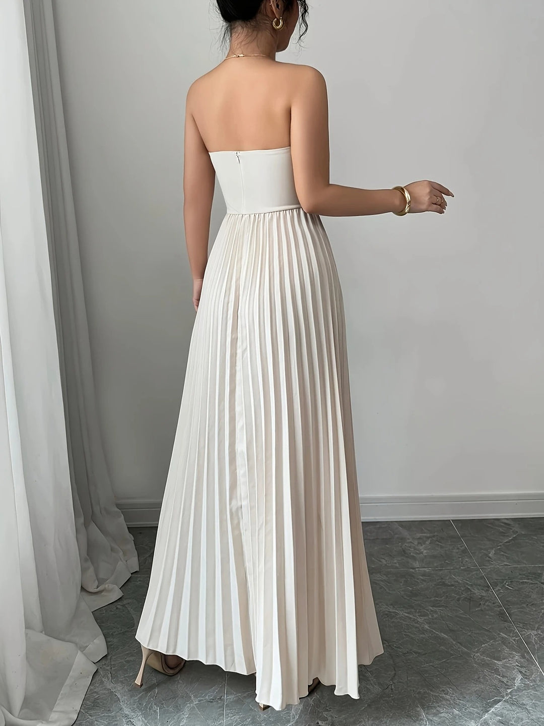 Bérénice | Trägerloses Maxikleid mit Korsagen-Oberteil und Plissee-Rock