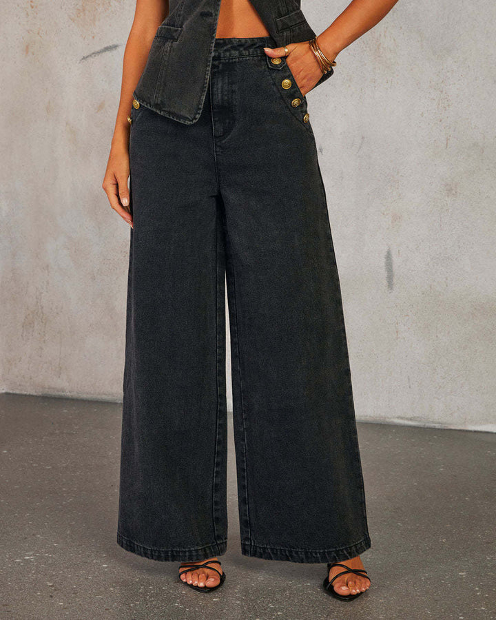 CORINNE  | Komplett in Denim mit raffinierten Details
