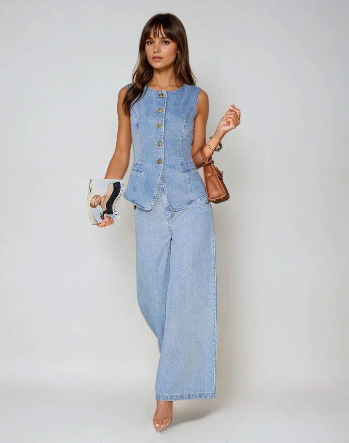 CORINNE  | Komplett in Denim mit raffinierten Details