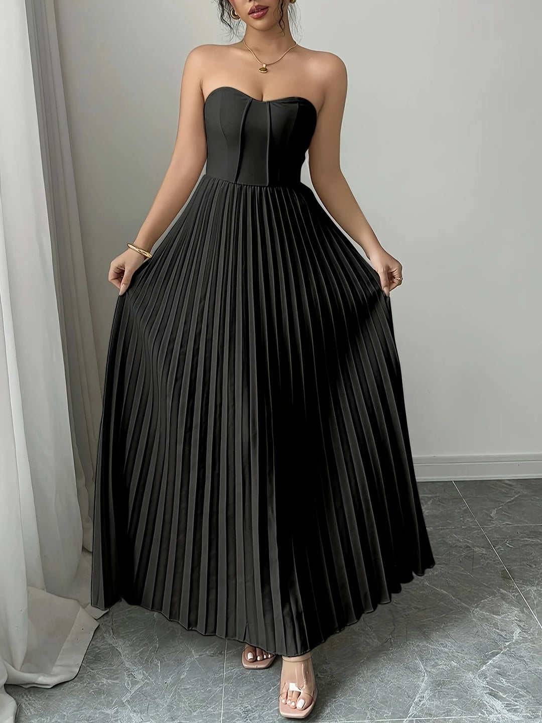 Bérénice | Trägerloses Maxikleid mit Korsagen-Oberteil und Plissee-Rock